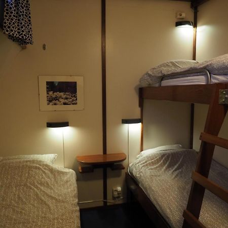 Hotelboot Sarah Амстердам Екстериор снимка